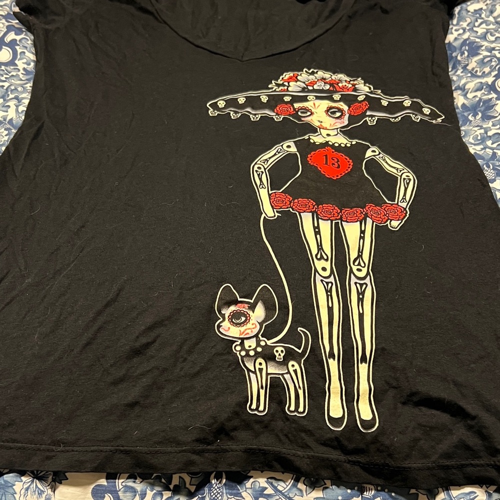 Lucky Brand Black Graphic Tee with Interior White Print-unique